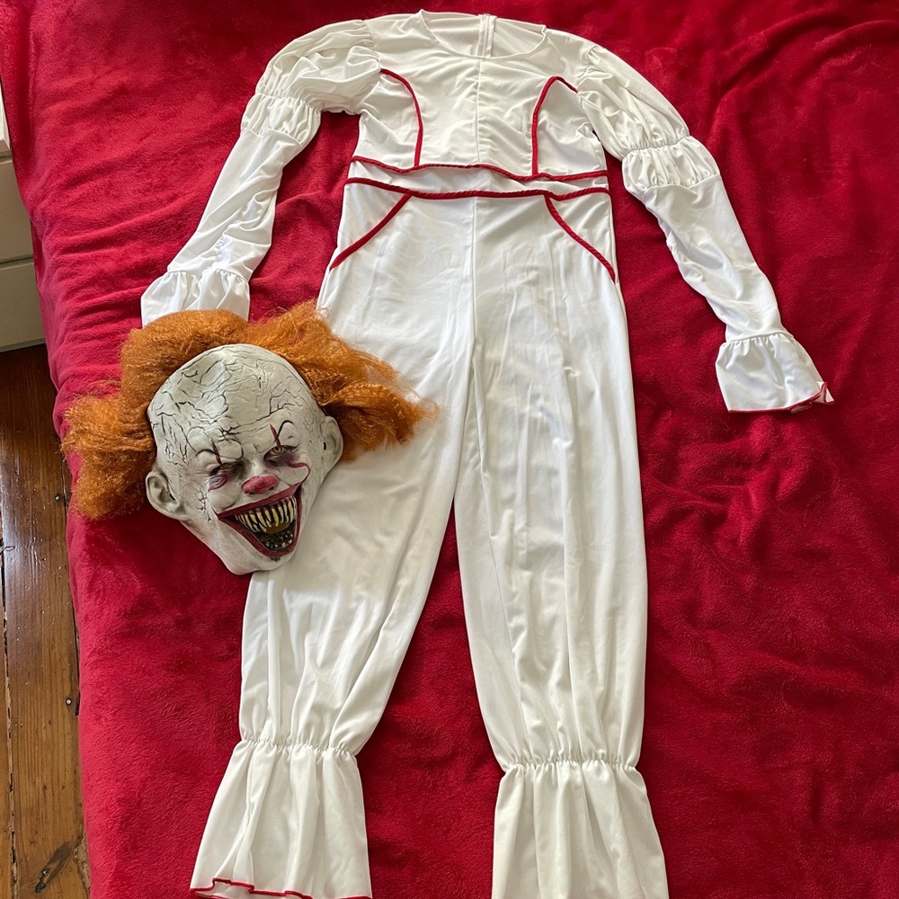 Halloween costume Pennywise clown 🤡